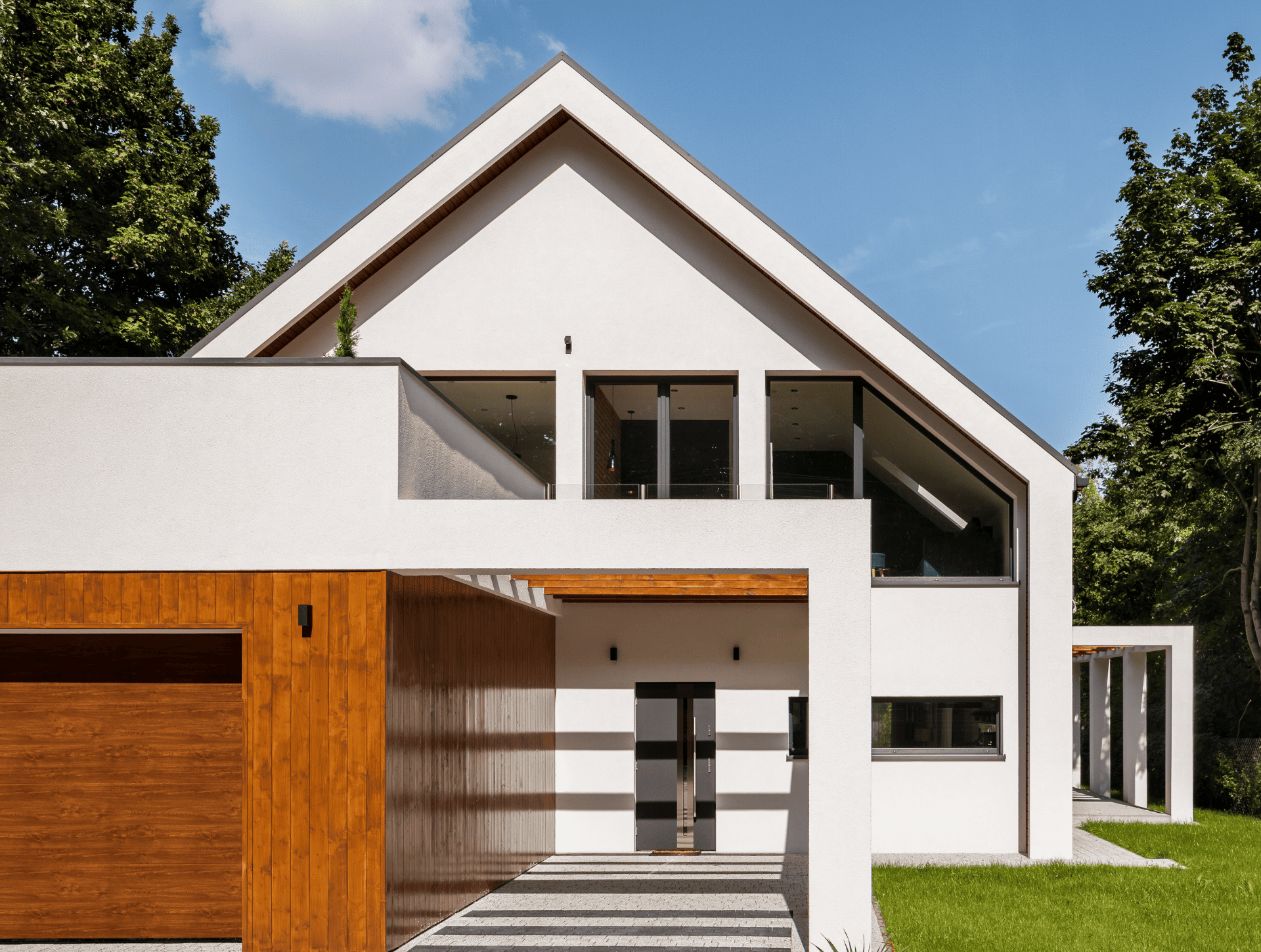 House in Raleigh painted white by Renewed Walls Painting