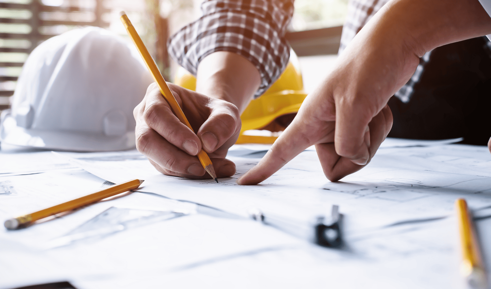 Homeowner asking painter questions about his home painting project