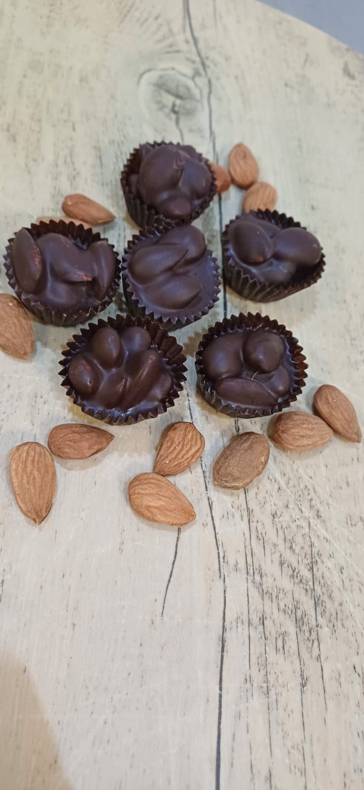 dolci cioccolato e mandorle