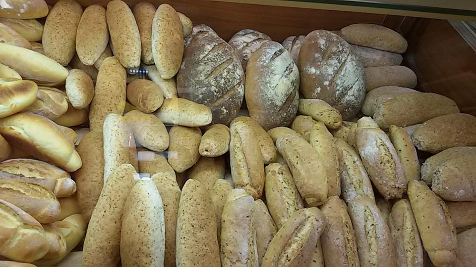 pane artigianale realizzato con diverse farine