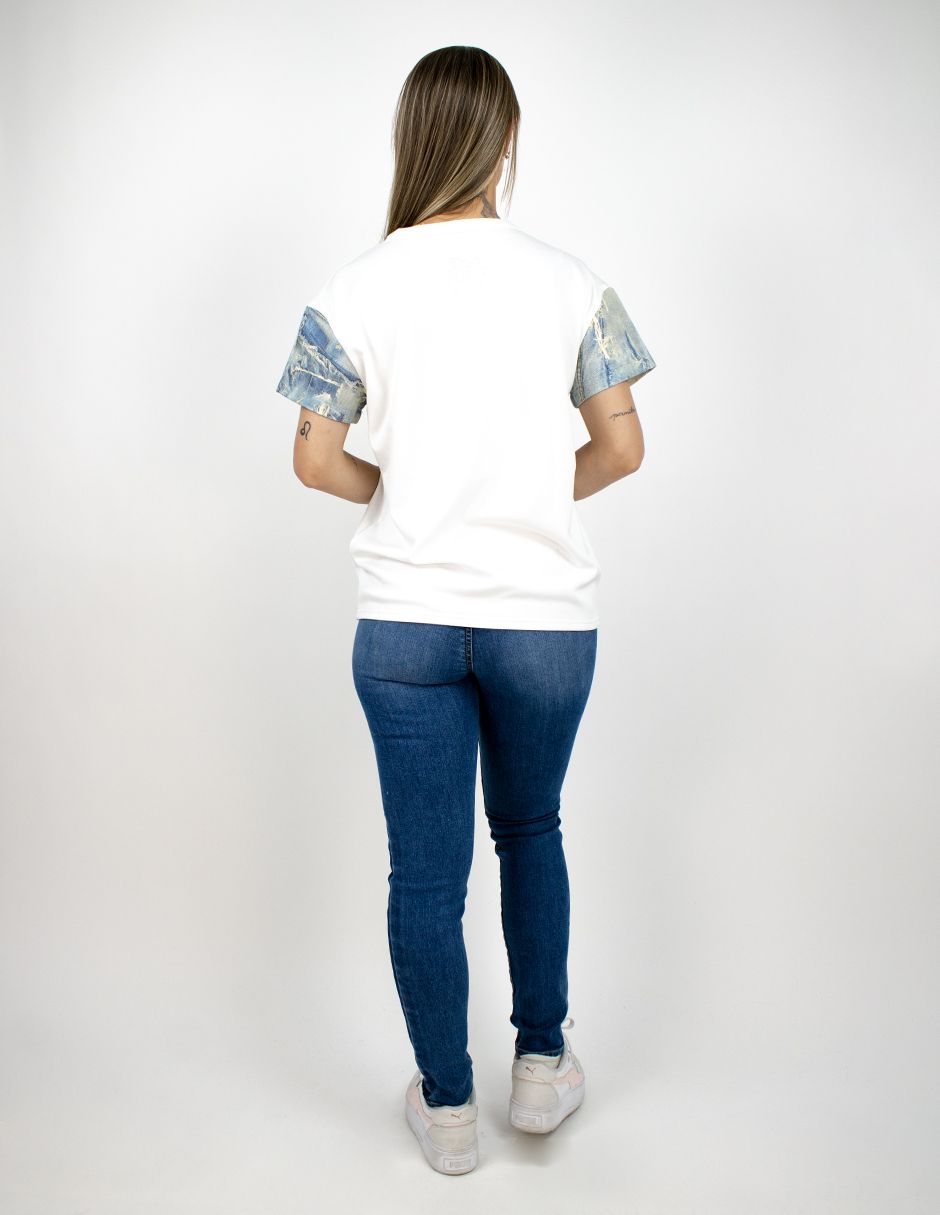 Playera Furor Oversize Blanco Detalles Sublimados Poliéster