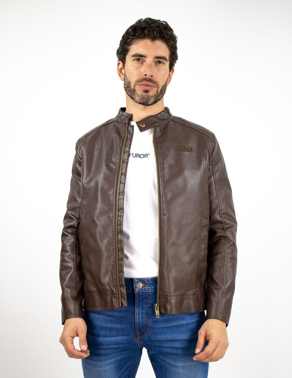 EXCLUSIVO SUBURBIA PU324961 Chamarra Furor Biker Poliuretano Chocolate