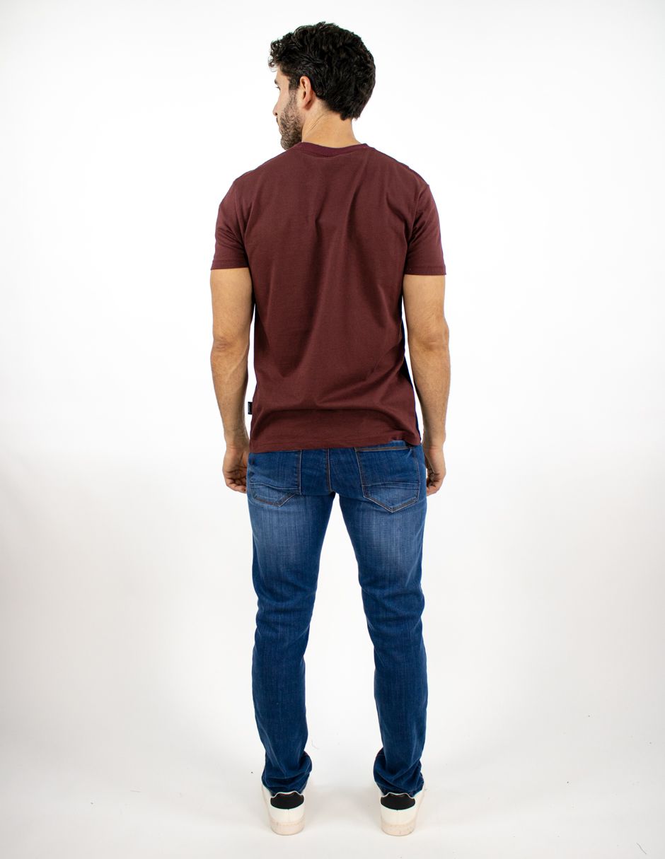 EXCLUSIVO SUBURBIA BLOCKV Playera Furor Manga Corta Chifón Slim Vino Combinado