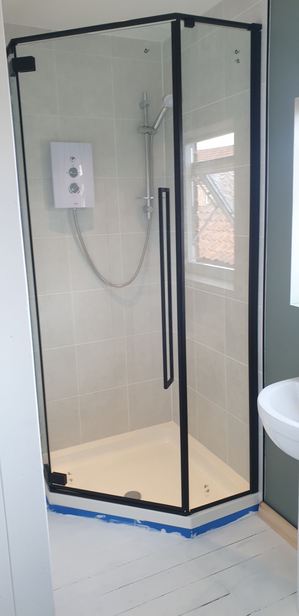 bathroom design, black and white shower room, pentagonal shower cubicle