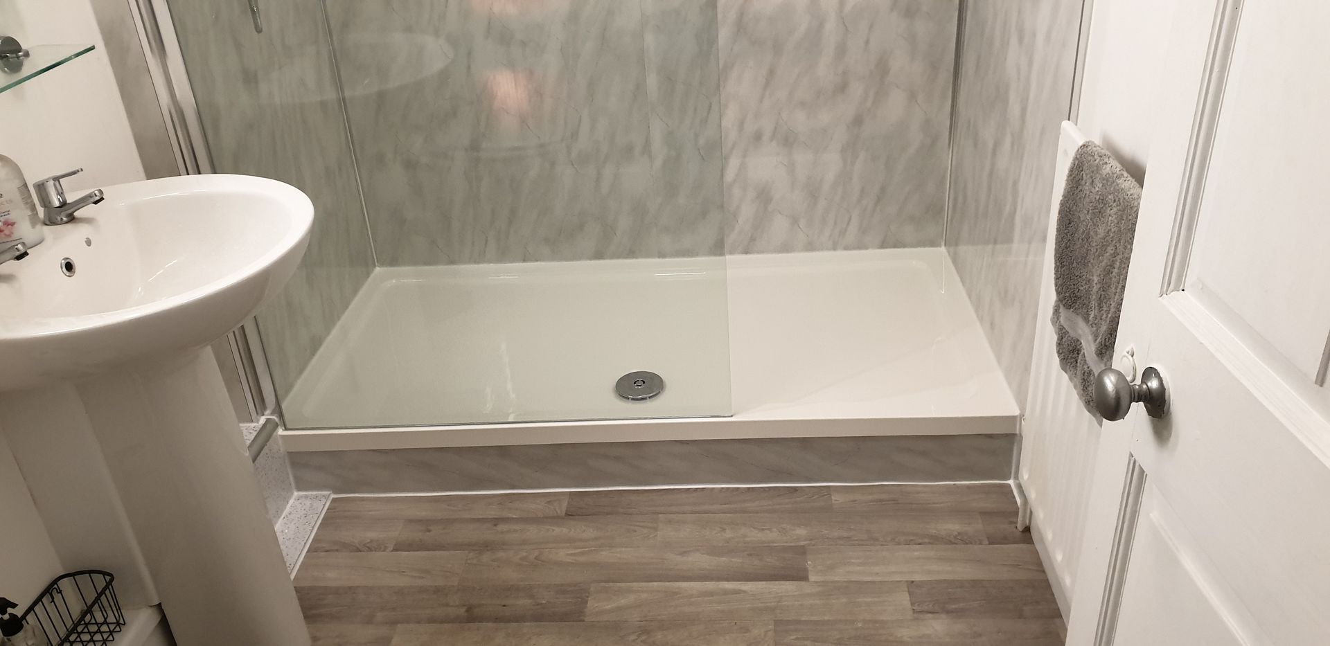 wetroom design, walk-in shower