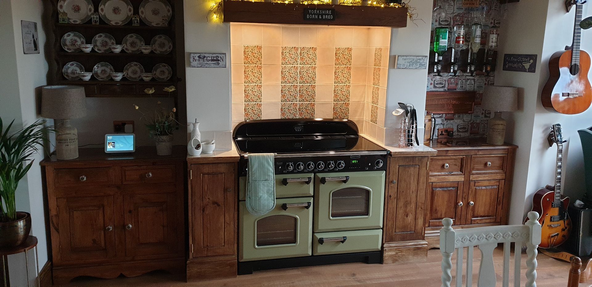 traditional kitchens, farmhouse kitchen, green range cooker