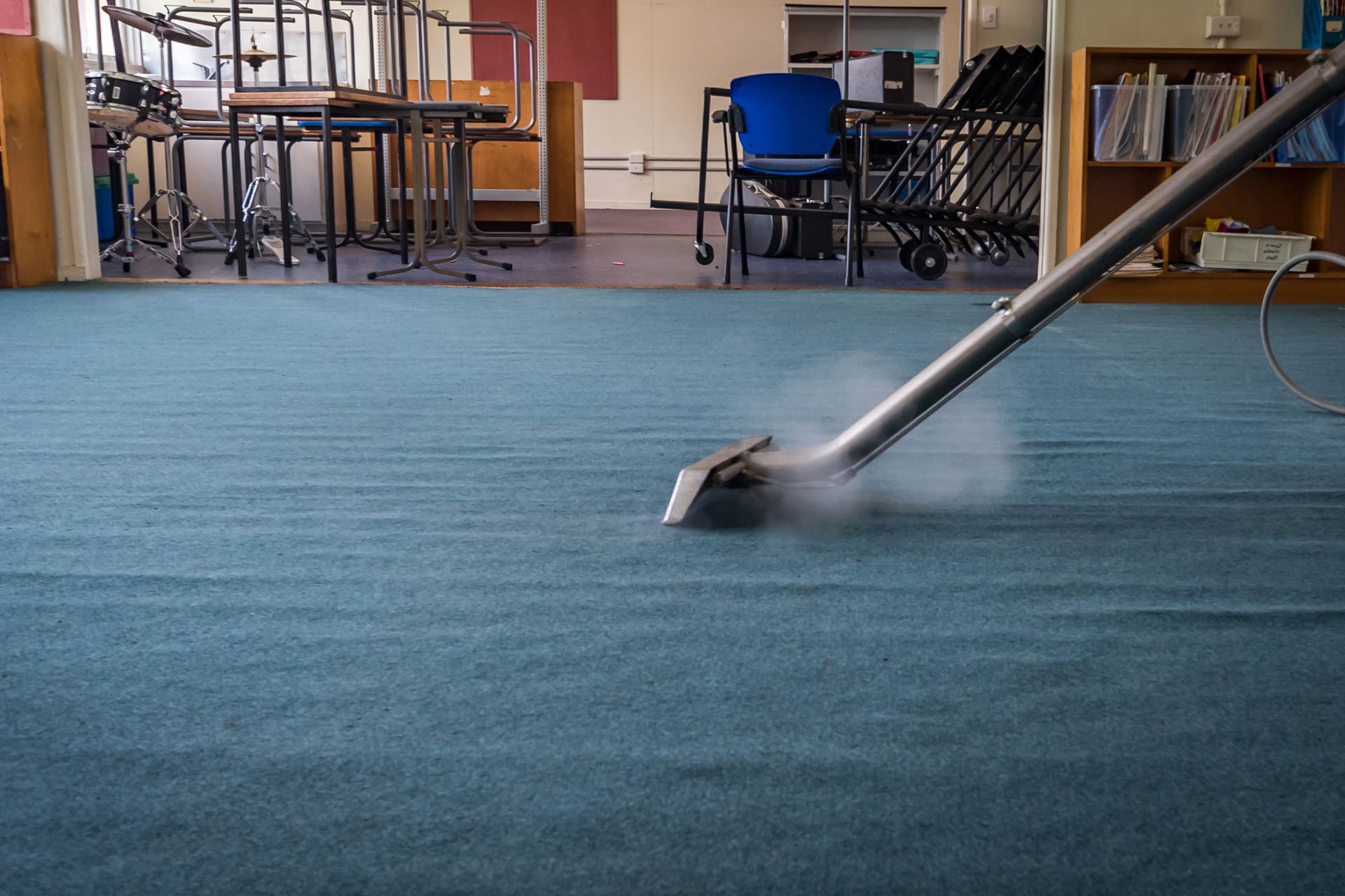 Carpet cleaning with vacuum cleaner