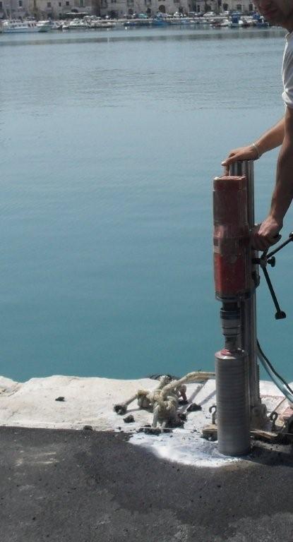 Lavori di carotaggio sul mare