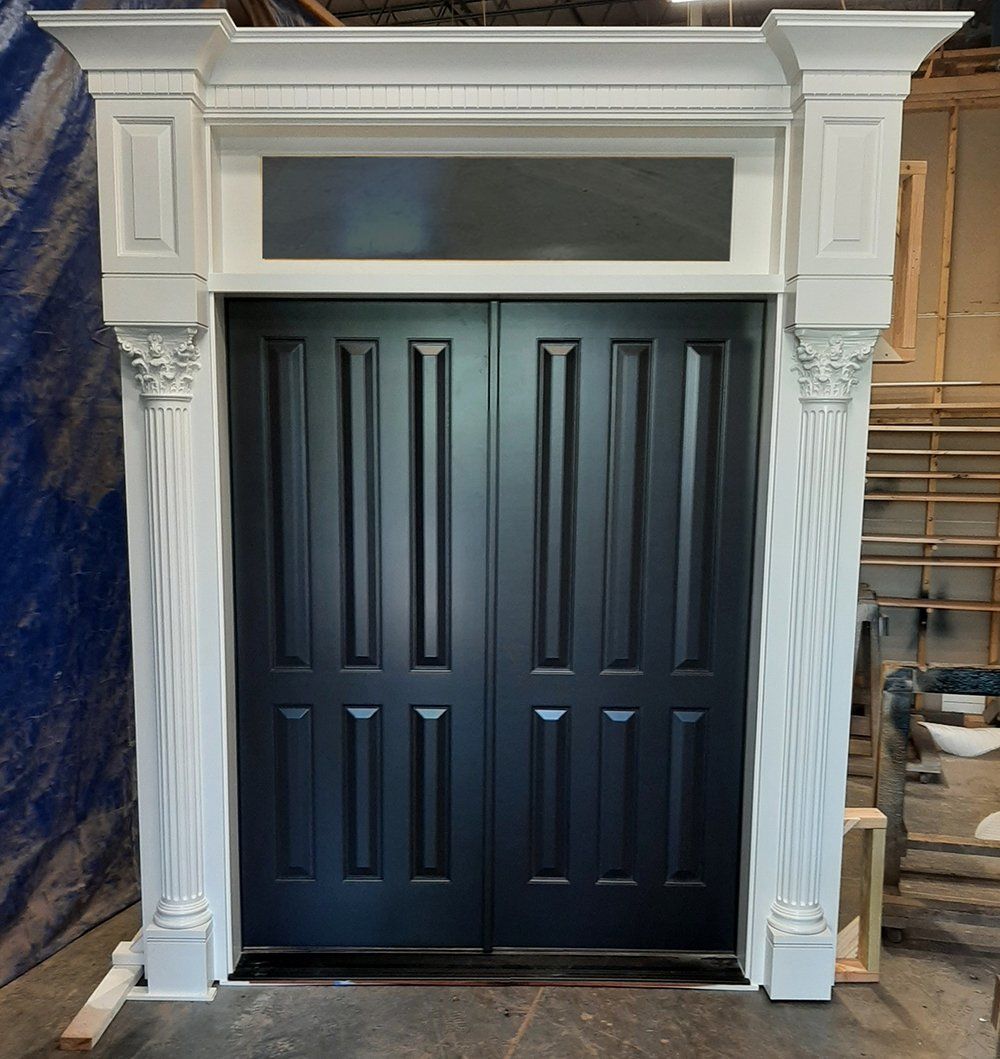 Double door entry unit with transom