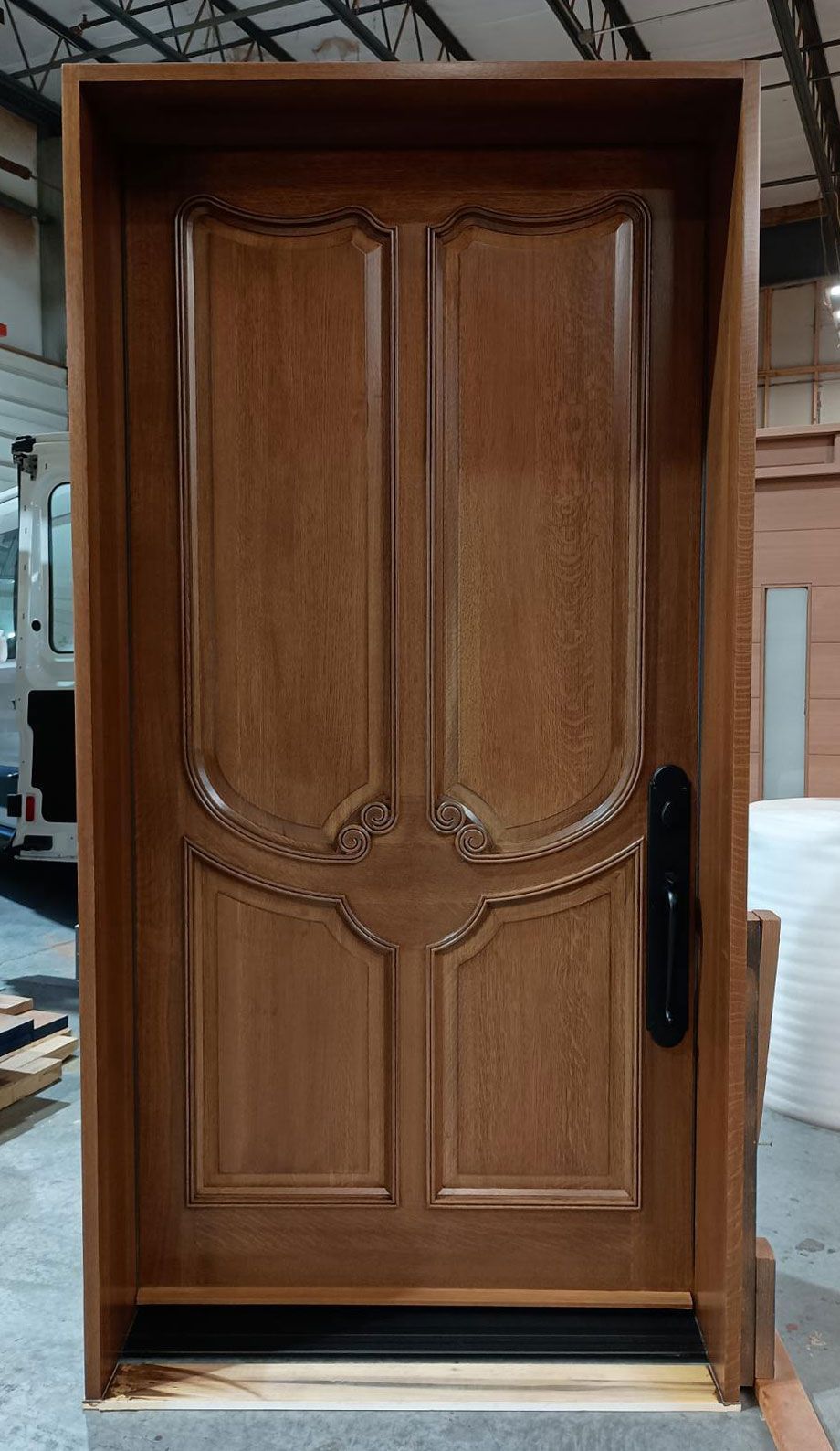 Ayers #28668
Quarter/Rift White Oak
Custom applied mouldings replicating a door customer saw in Italy
Ashley Norton mortise lock
Finished in Chappo
East Hampton, NY