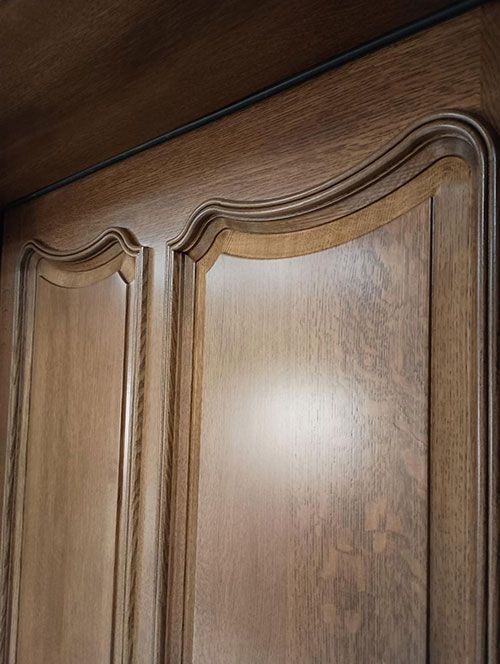 Ayers #28668
Quarter/Rift White Oak
Custom applied mouldings replicating a door customer saw in Italy
Ashley Norton mortise lock
Finished in Chappo
East Hampton, NY