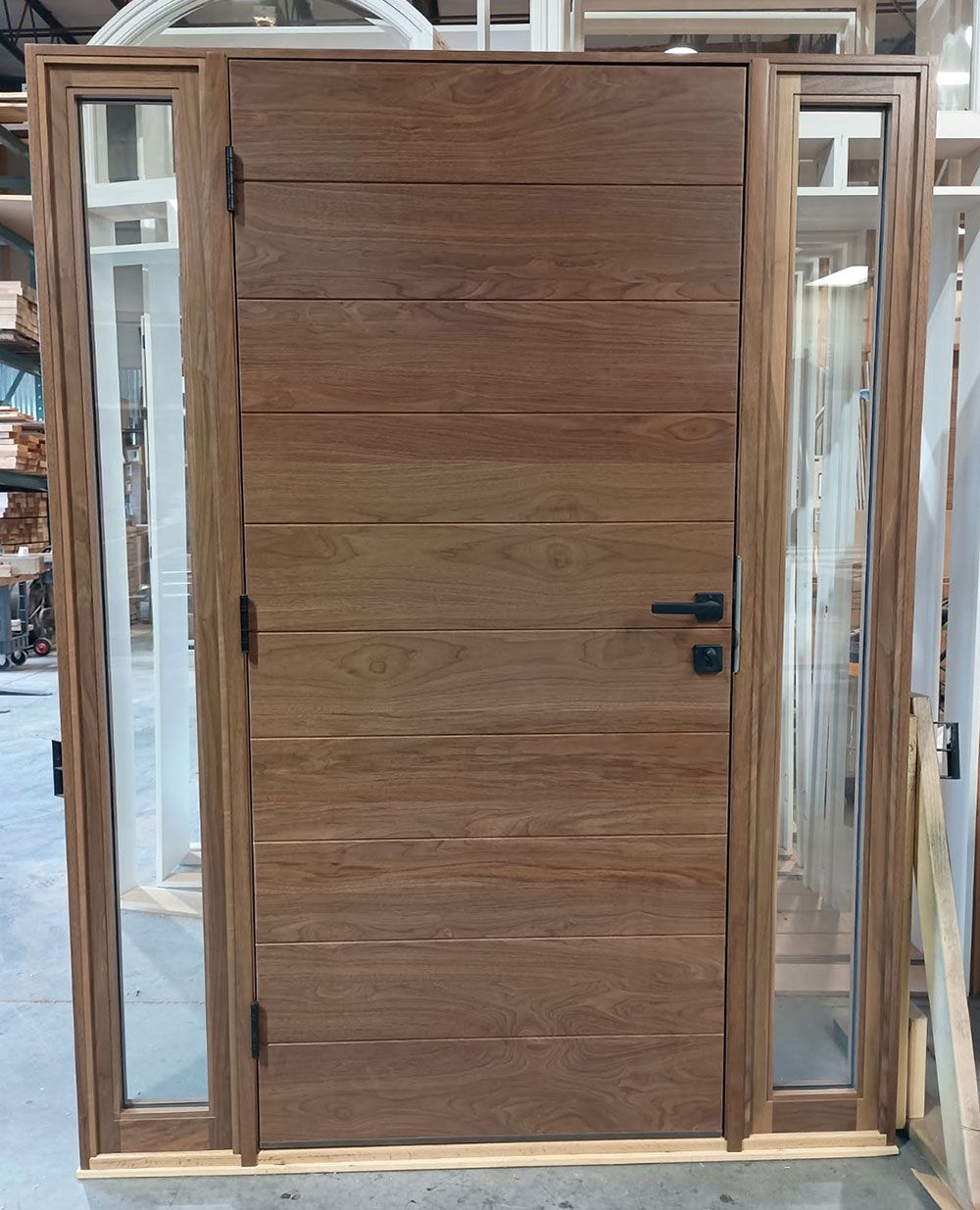 Chen #28791
Walnut flush door
Contemporary multi-point lock system
Hoppe pull handle
Finished in Clear
Edgewater, NJ