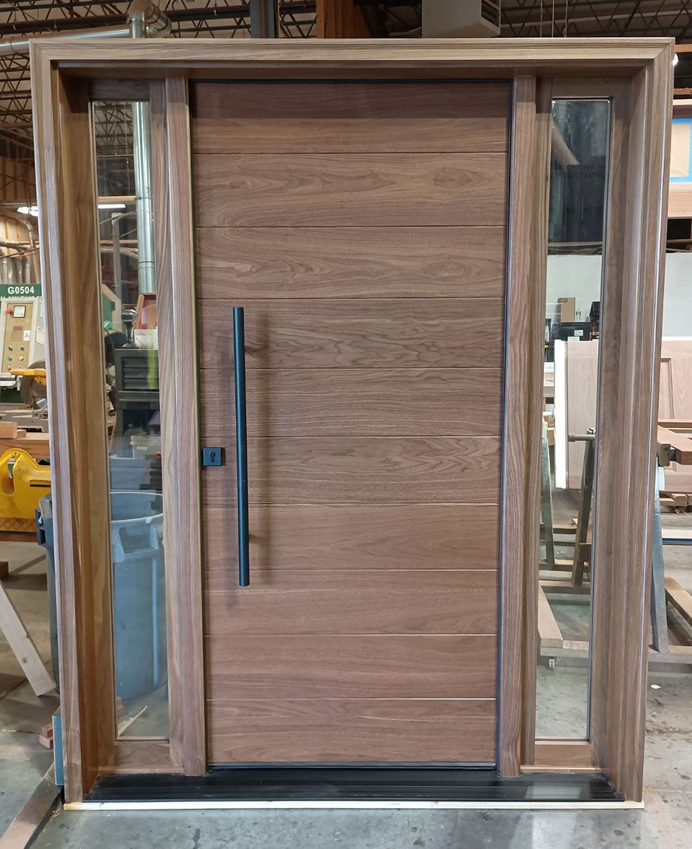 Chen #28791
Walnut flush door
Contemporary multi-point lock system
Hoppe pull handle
Finished in Clear
Edgewater, NJ