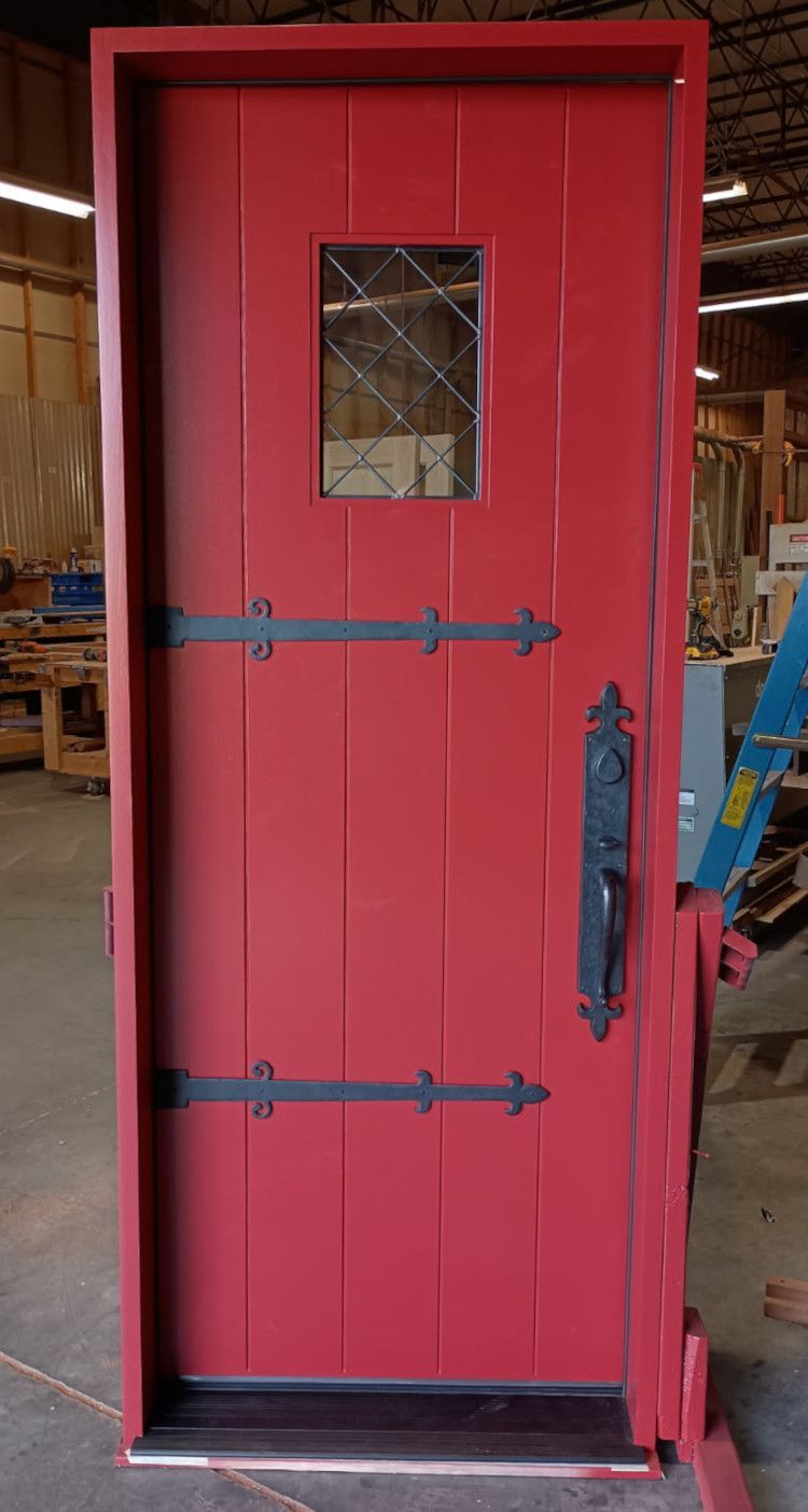 Craig #29214
Mahogany flush door with diamond caming glass
Color matched to BM Heritage Red
Lake Placid, NY