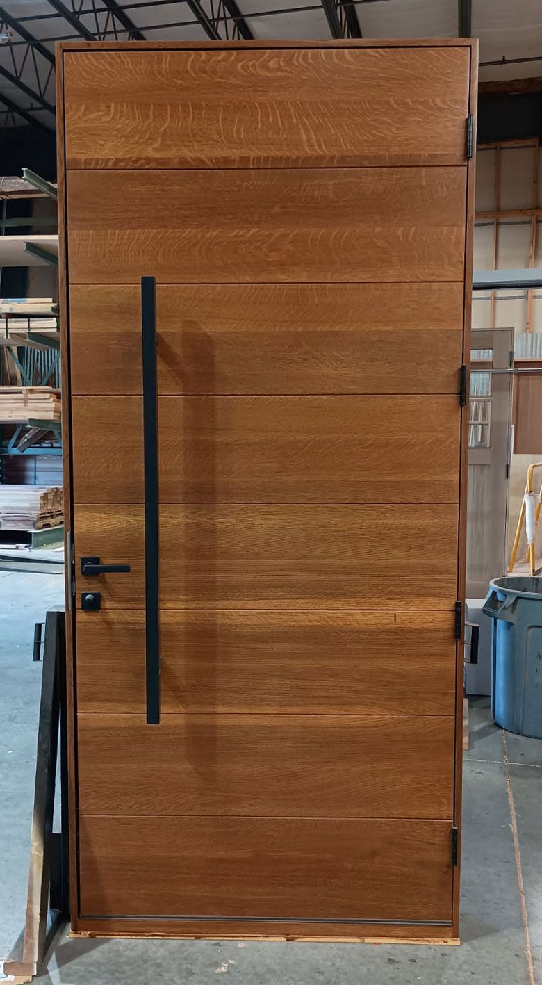 DBS #28918
Quarter Sawn White Oak flush door
Solid Oak sill
Hoppe contemporary multi-point lock system & pull handle
Finished in Saddle
Armonk, NY