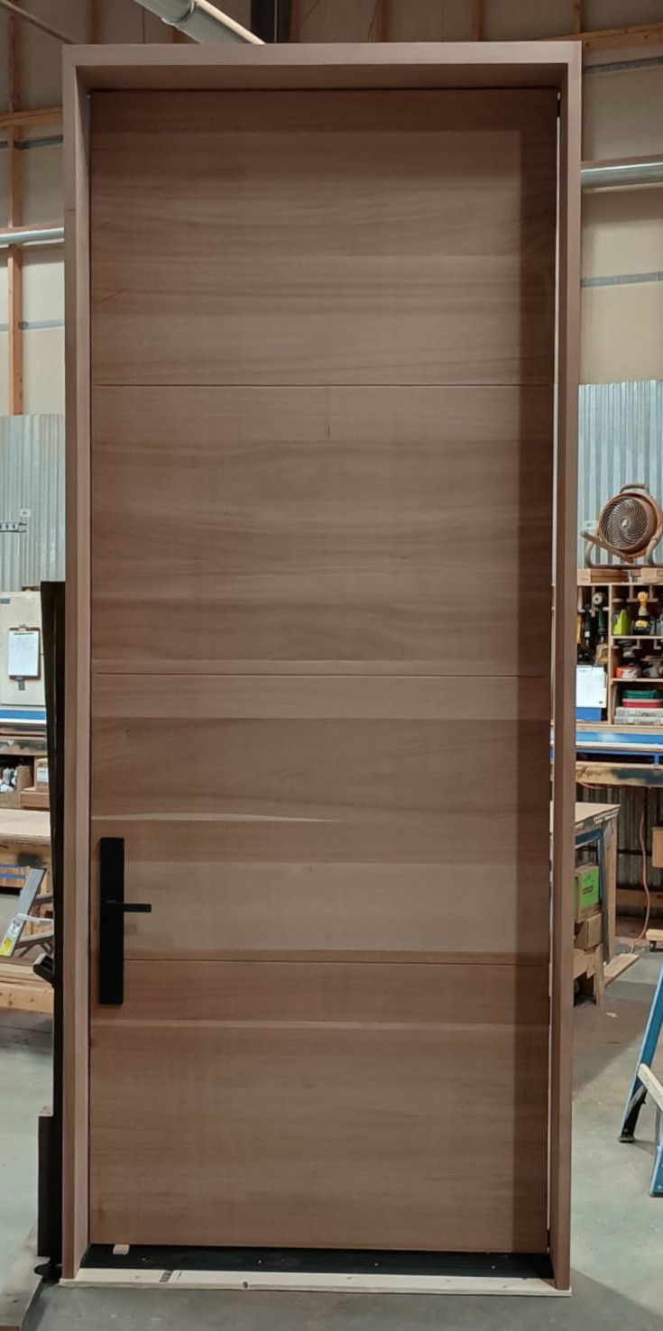 Heritage #29052
Paint grade Mahogany pivot flush door
Hoppe multi-point lock system with Emtek large plate lever set
Enola, PA