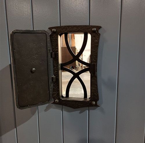 Howe #28534
Mahogany door painted SW 7624 “Slate Tile”
Custom speak easy & strap hinge hardware provided by customer
Ashley Norton handle set
Sioux Falls, SD