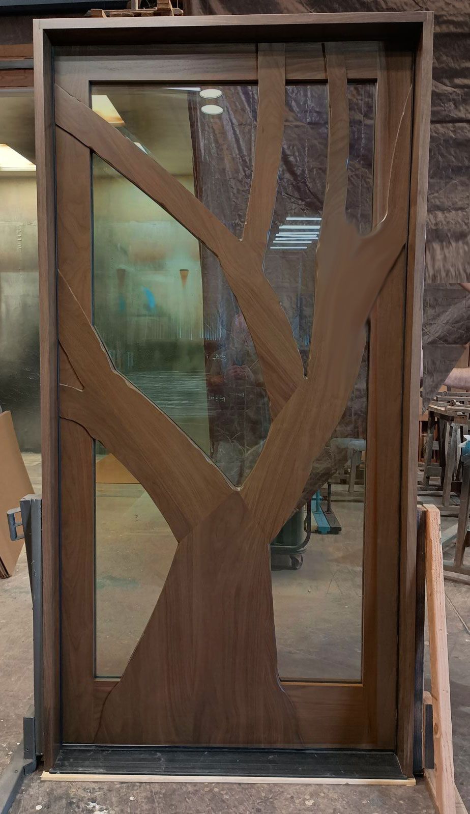 Kendrick #28426
Walnut tree door
Finished in custom color stain provided by customer