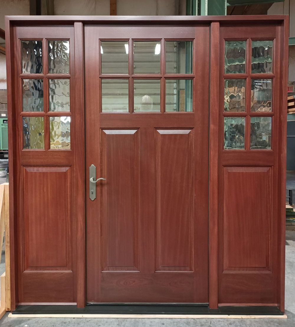 Leithead #28269
Mahogany door with clear & Flemish glass
Split finish 045 & 077