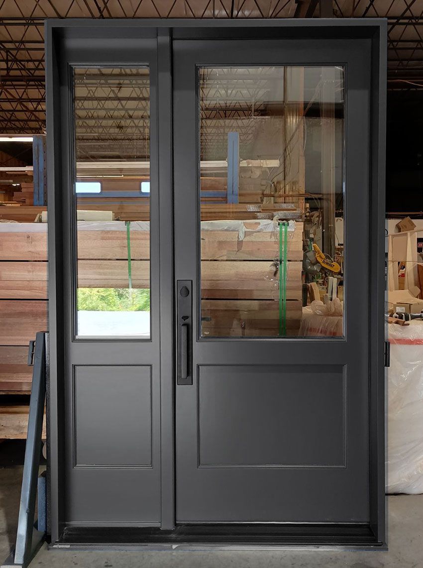 Lopreste #28441
Mahogany door with one sidelight
Painted  SHERWIN WILLIAMS IRON ORE #7069