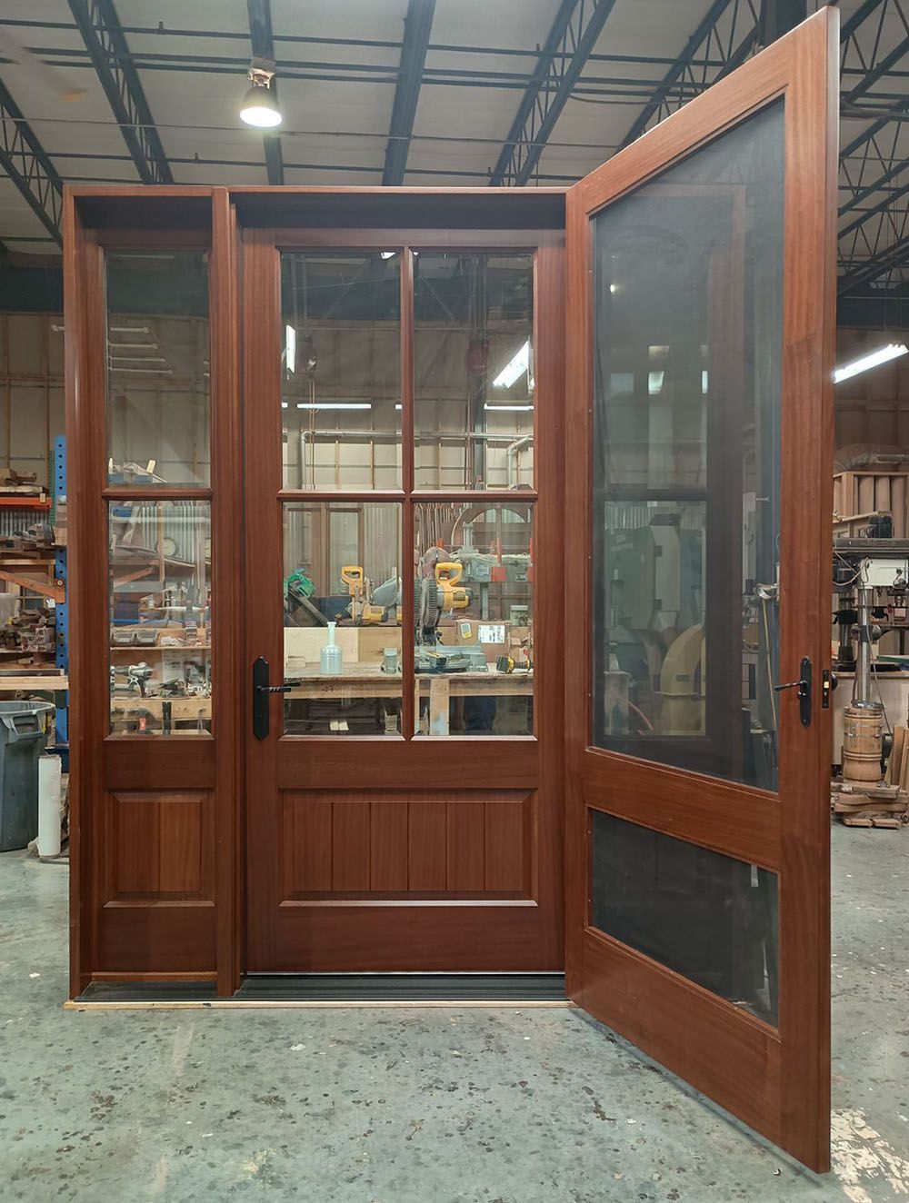 Marcozzi #28364
Mahogany door with screen door
Finished in saddle