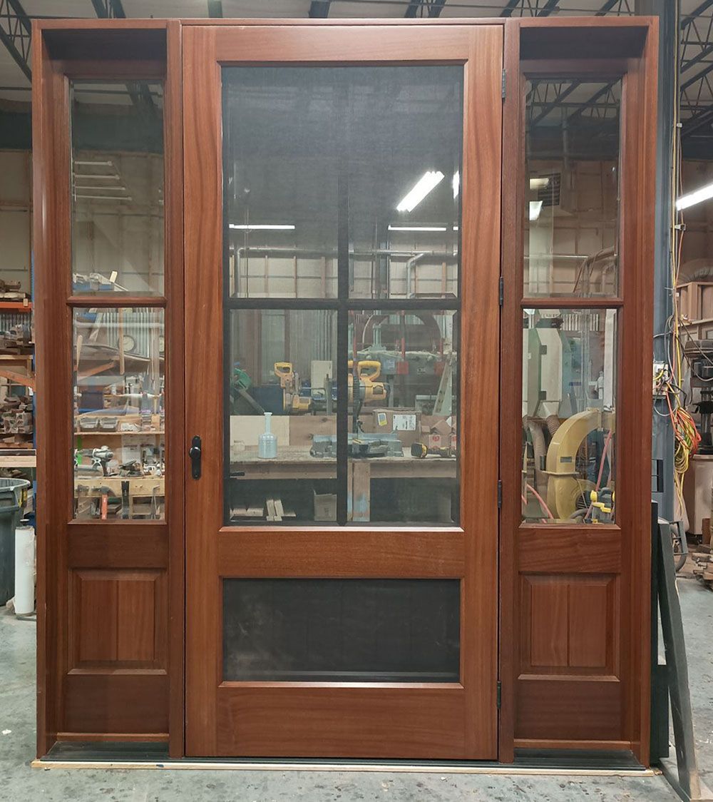 Marcozzi #28364
Mahogany door with screen door
Finished in saddle