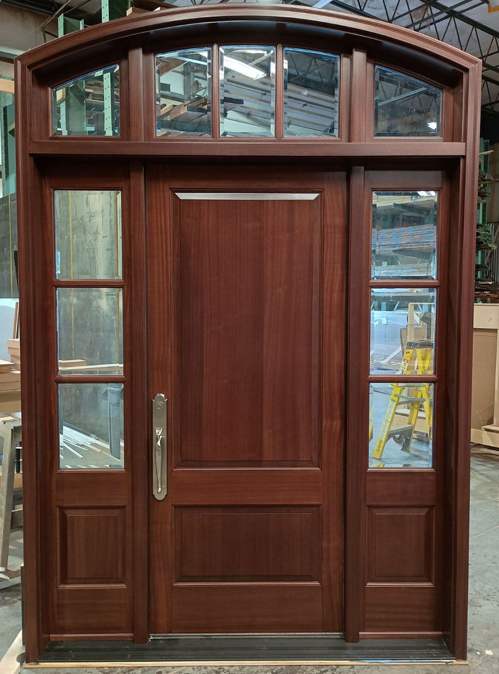 Montemarano #28384
Mahogany door with beveled glass
Finished in Rosewood