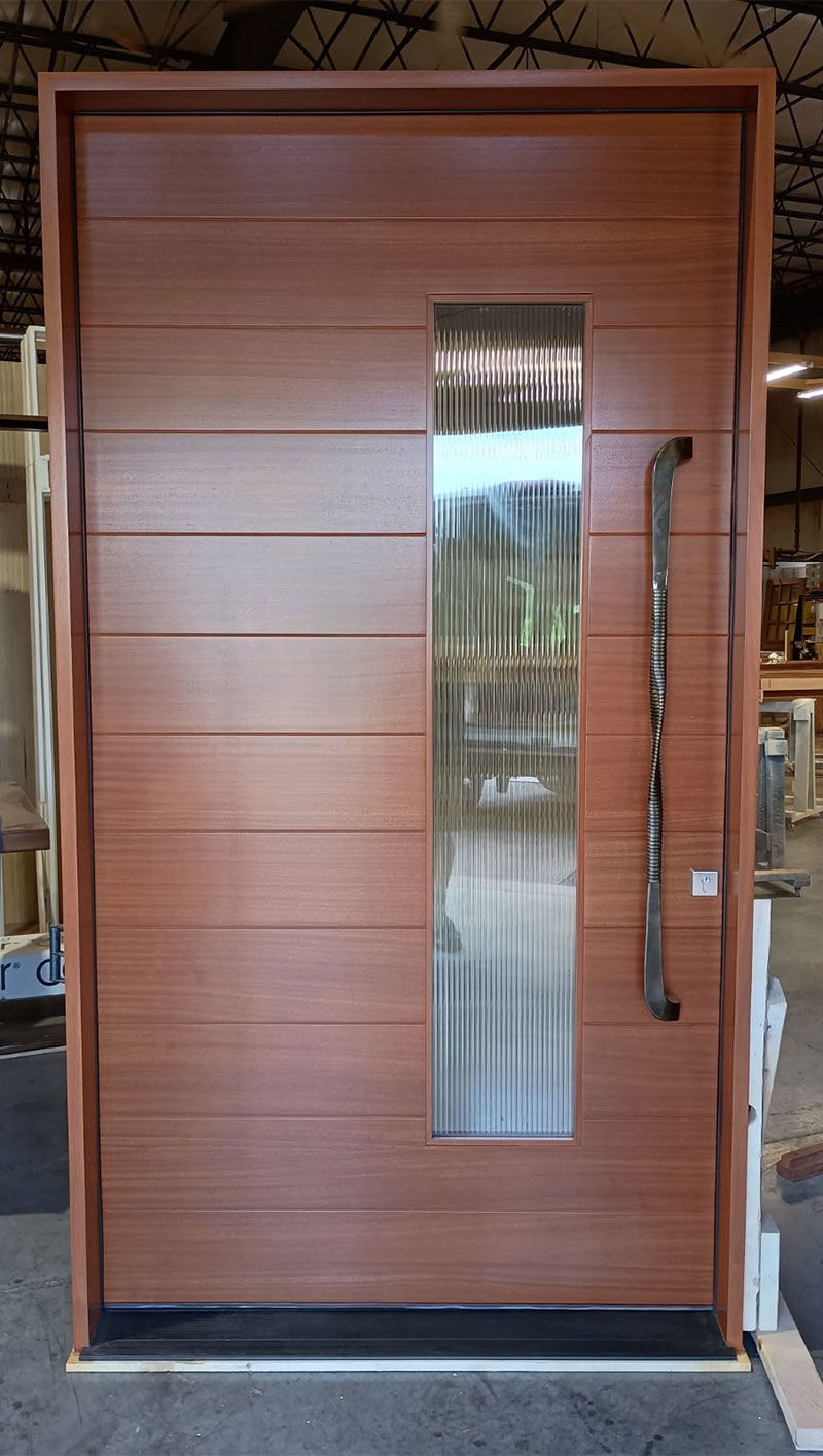 Sillins #28817
Mahogany flush door
Reeded glass
Hoppe contemporary multi-point lock system
Custom pull handle supplied by customer
Finished in #077
New Paltz, NY