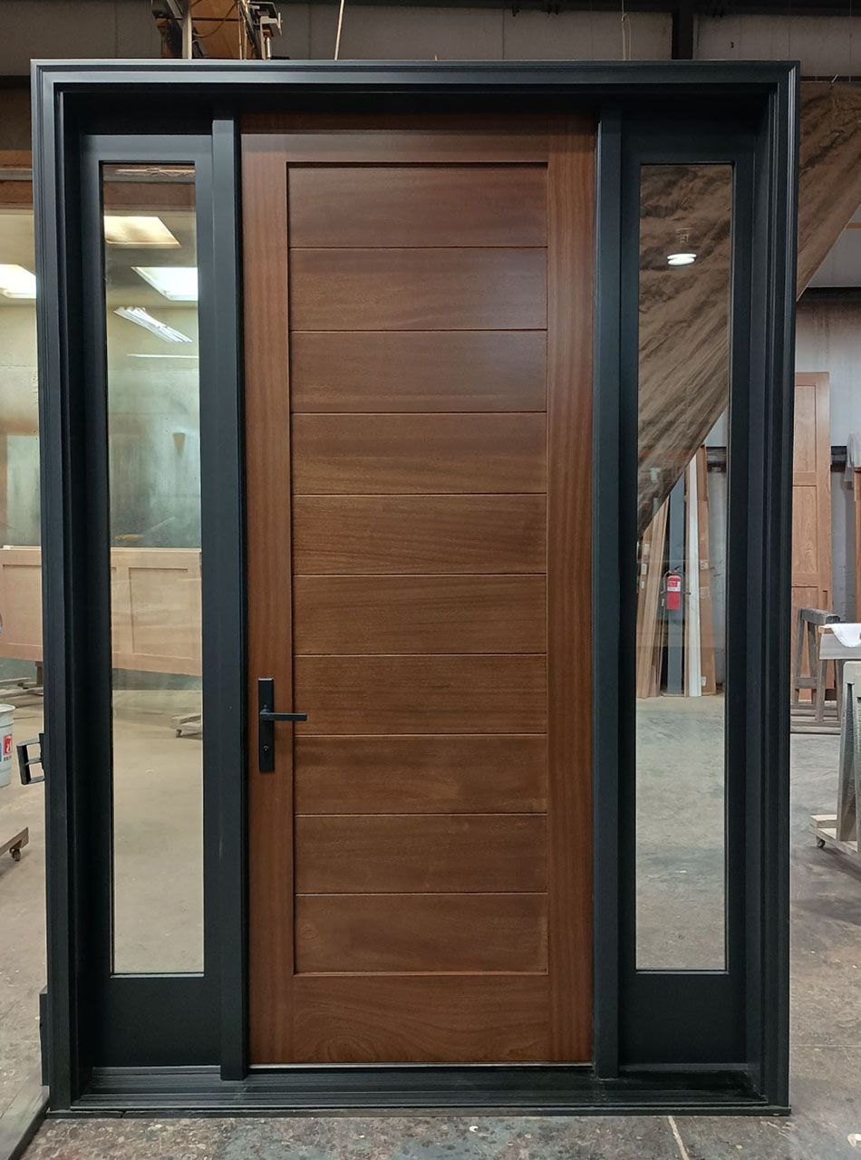 Simmers #28249
Mahogany door
Slab stained chappo
Frame/sidelites painted SW tricorn black