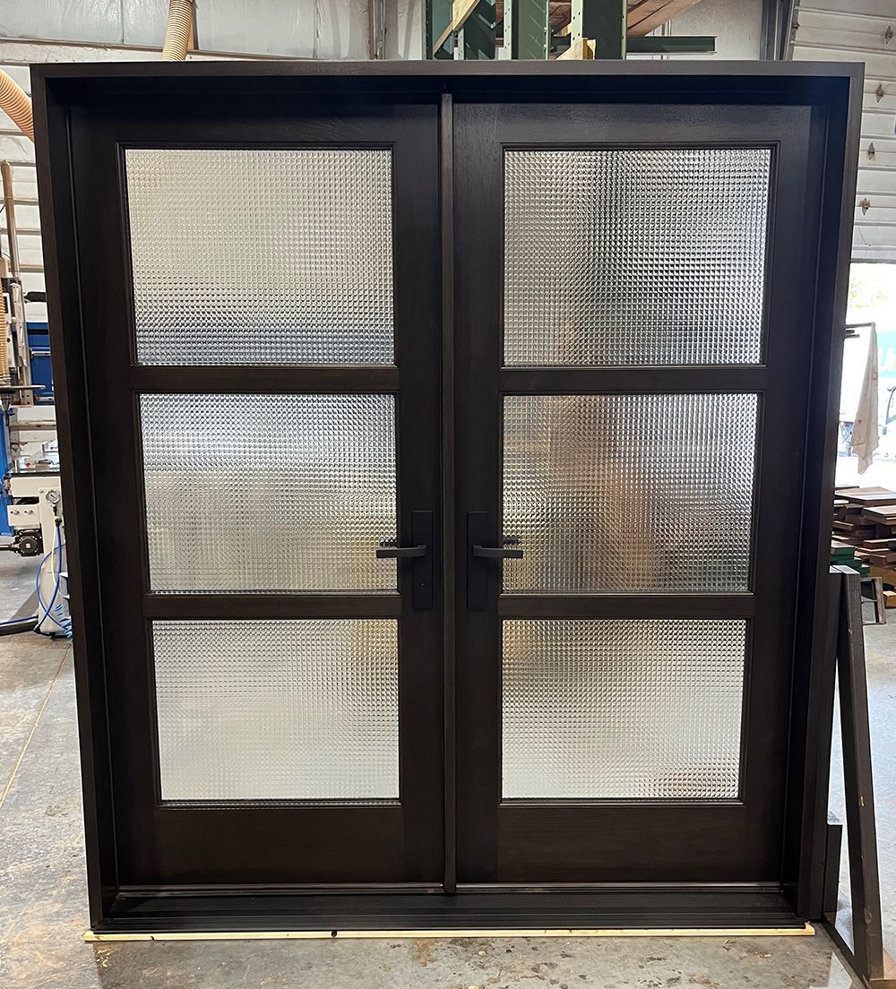 Davey #28530
Walnut Door
Cross Reeded Glass
Finished in Dark Chocolate