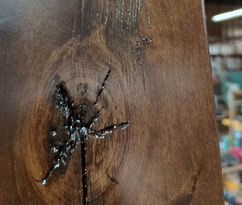 Rigilano #28378
Knotty alder with hand distressing & beveled glass
Finished in Chappo