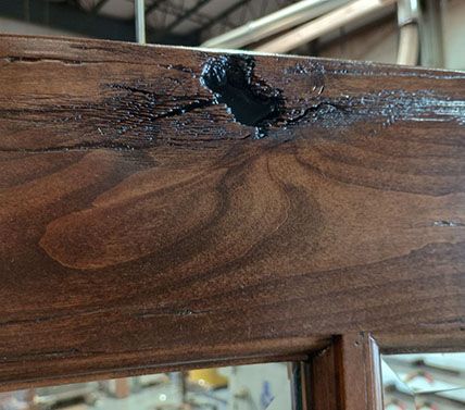 Rigilano #28378
Knotty alder with hand distressing & beveled glass
Finished in Chappo