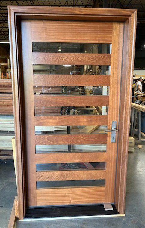 Jones #27712 Mahogany Avalon Finished in honey