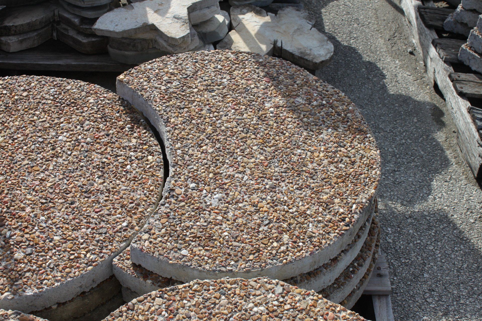 24" 3/4 Moon with Gravel Stepping Stones