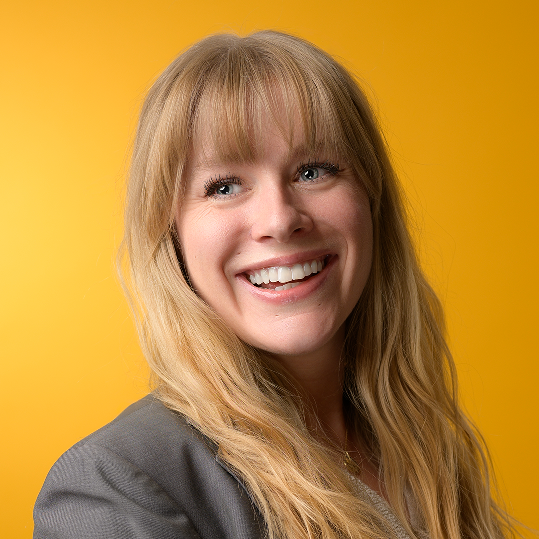 SARAH RAE MURRAY - SOCIAL MEDIA MARKETING MANAGER  AT  IVY DESIGN INC - A MARKETING AGENCY IN CALGARY ALBERTA