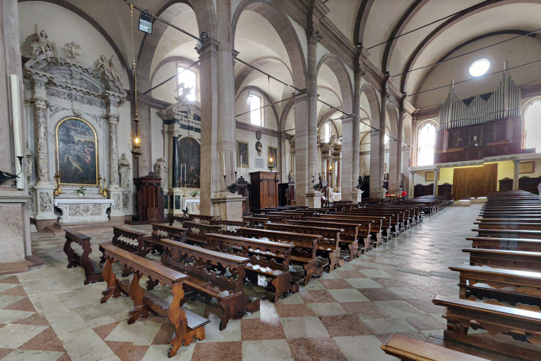 Basilica Cattedrale Di San Martino by Google Earth