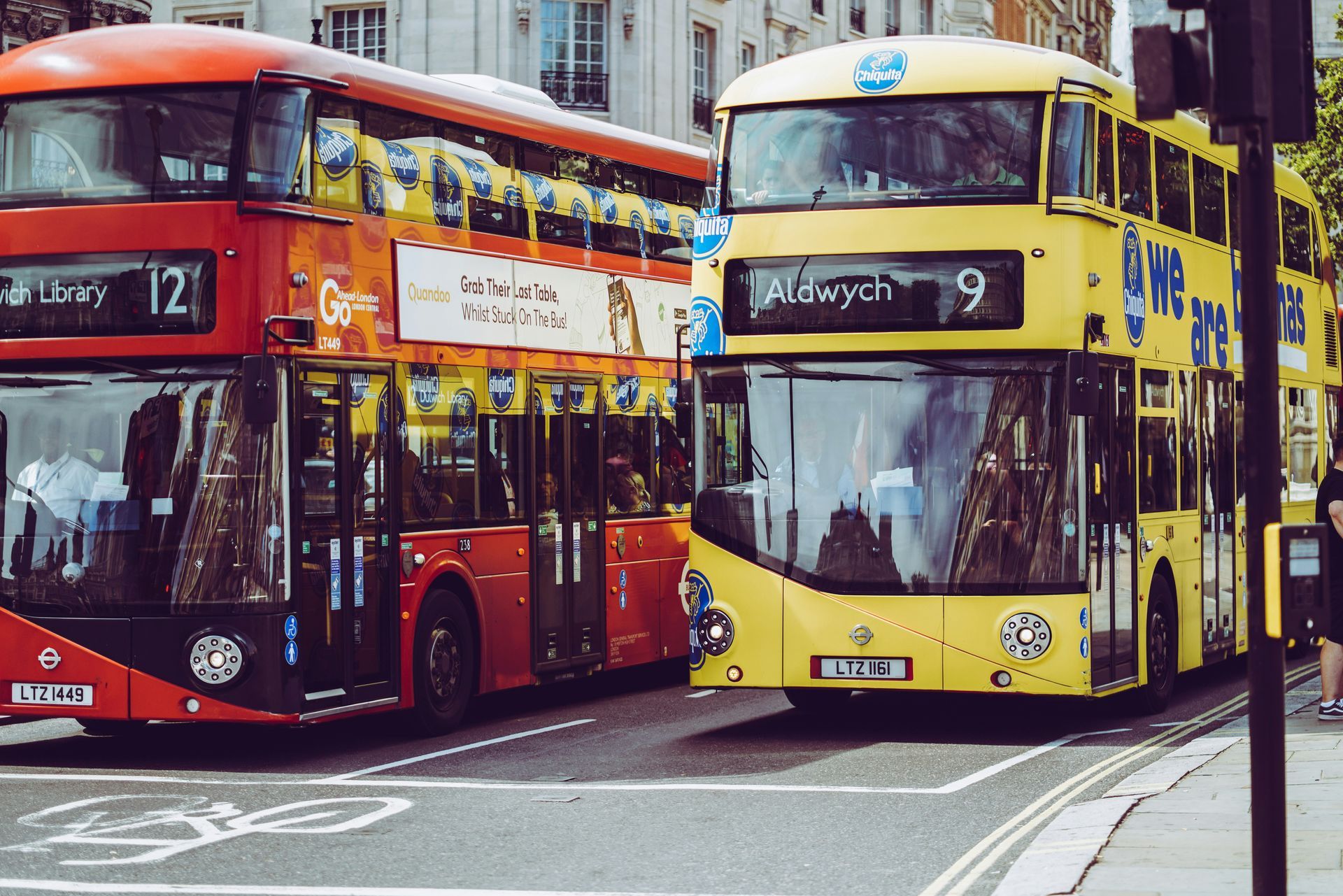  Buses