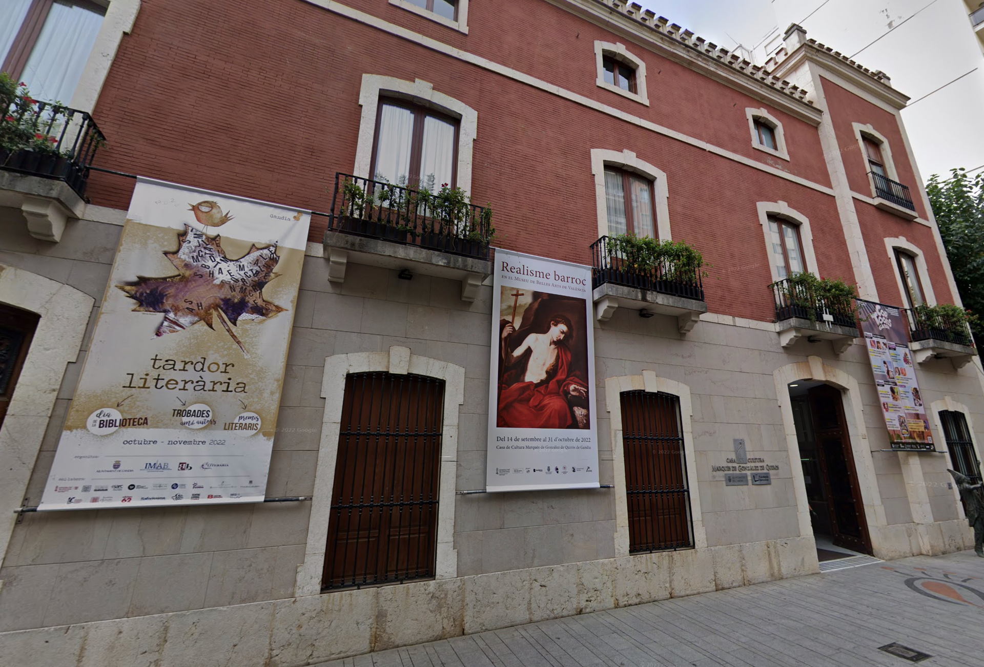 Casa de Cultura Marqués de González de Quirós by Google Earth