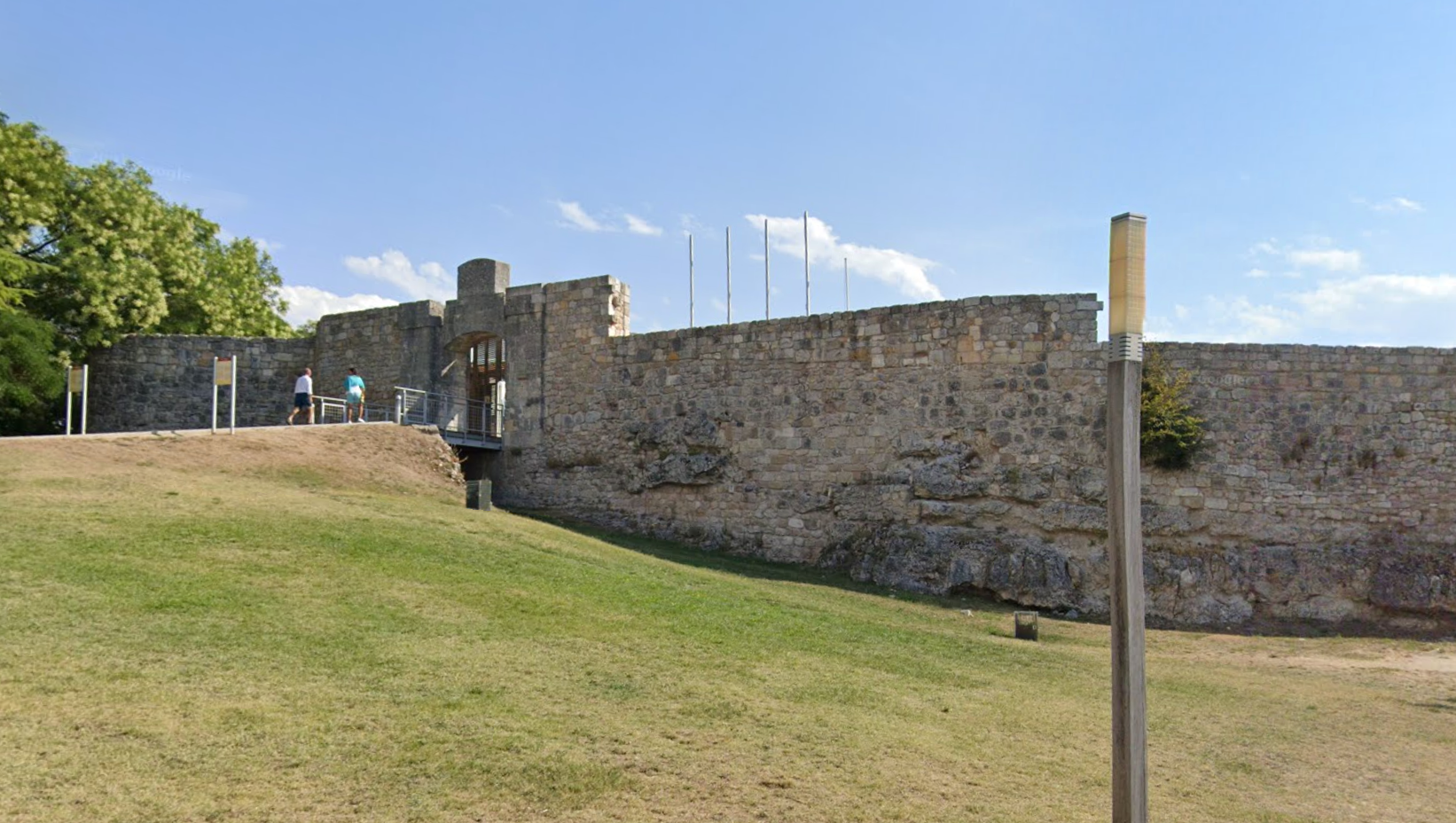 Castillo de Burgos by Google Earth