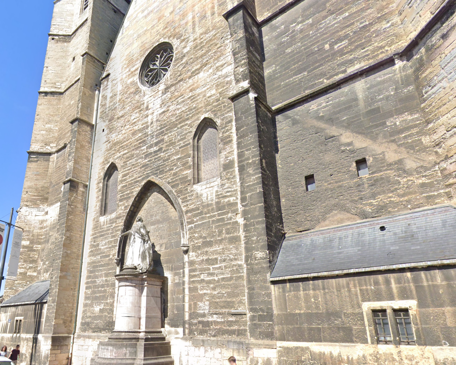 Cathédrale Saint-Bénigne de Dijon by Google Earth