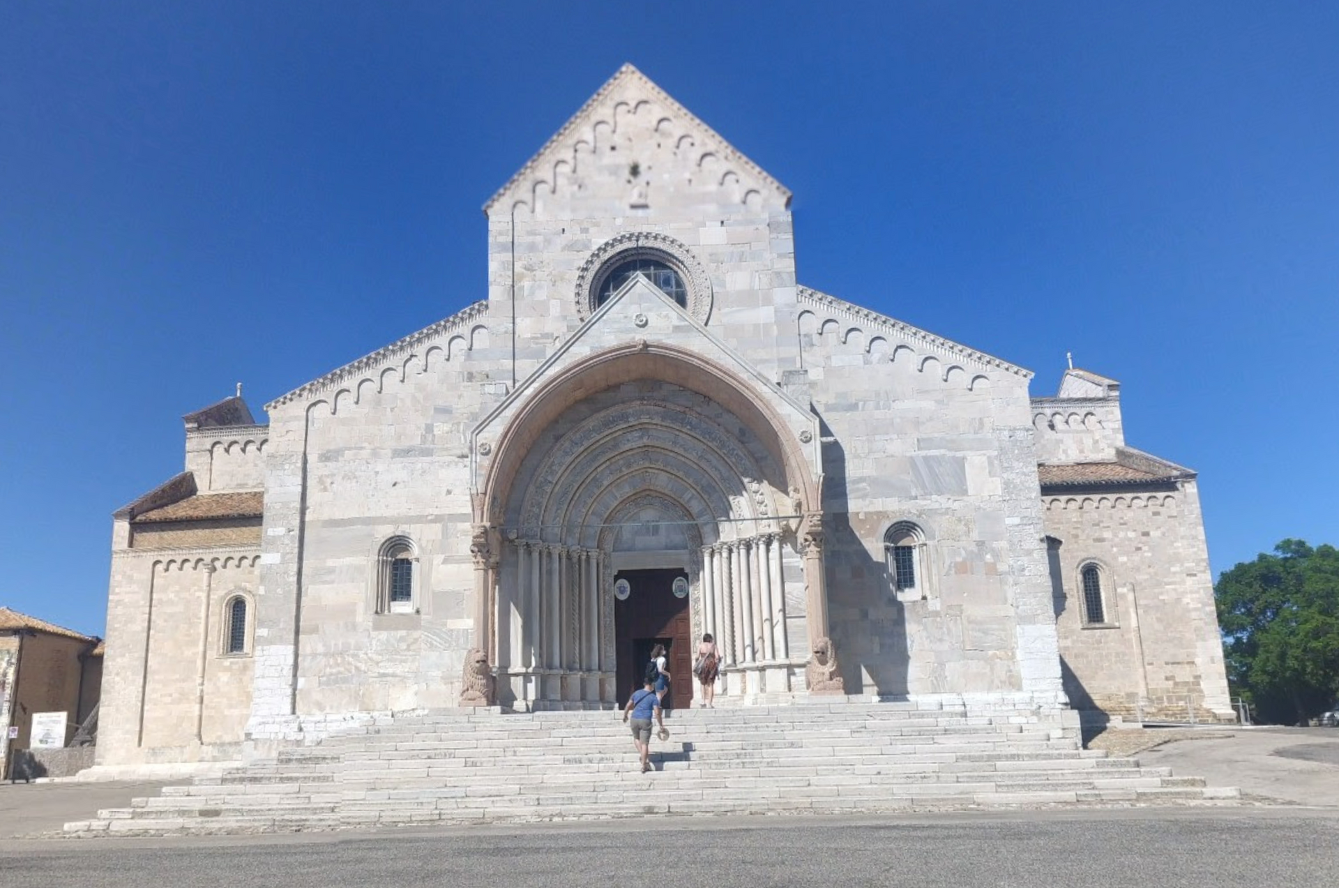 Cattedrale di San Ciriaco by Google Earth