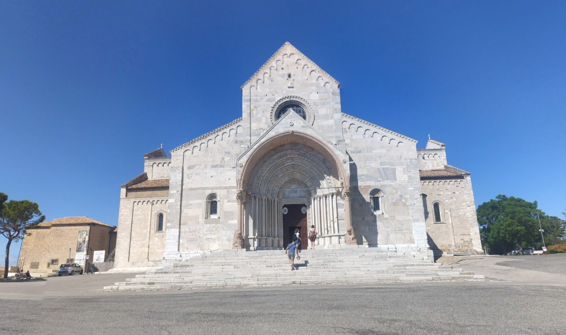 Cattedrale di San Ciriaco by Google Earth