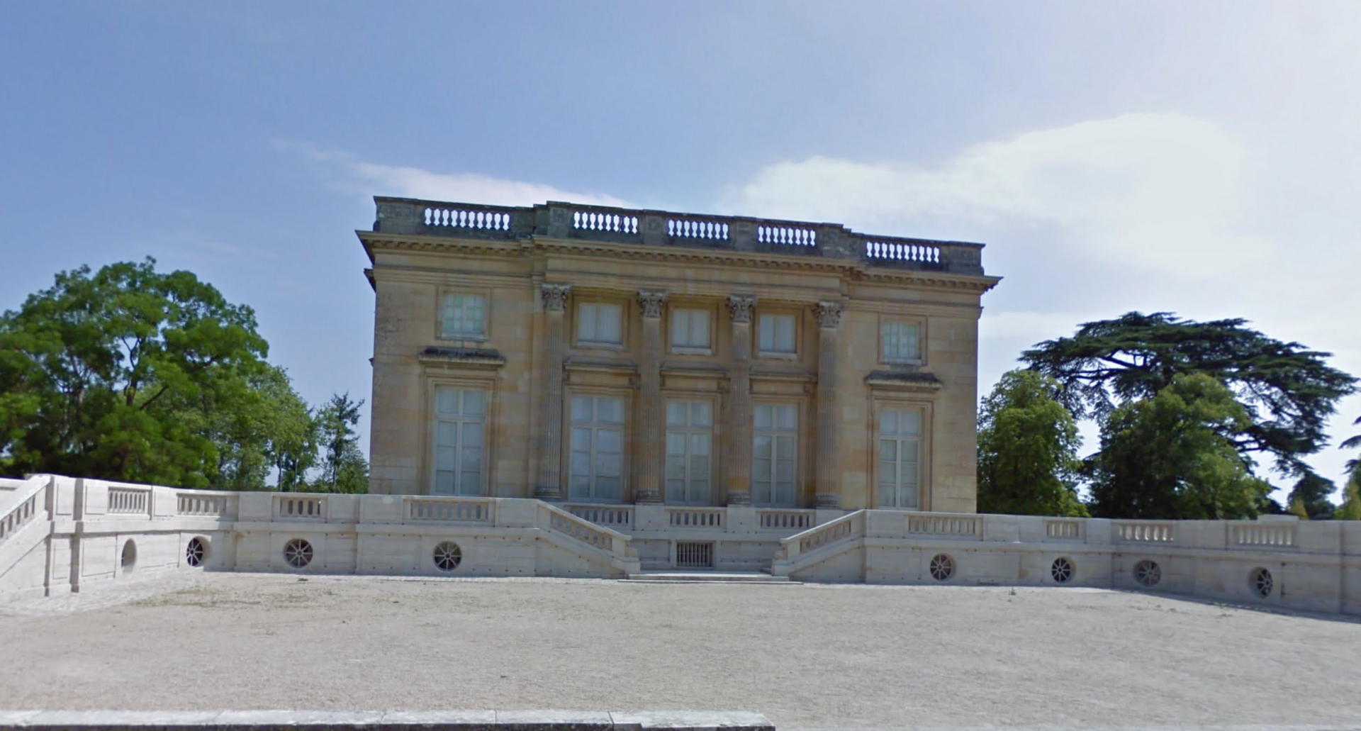 Estate of Trianon by Google Earth