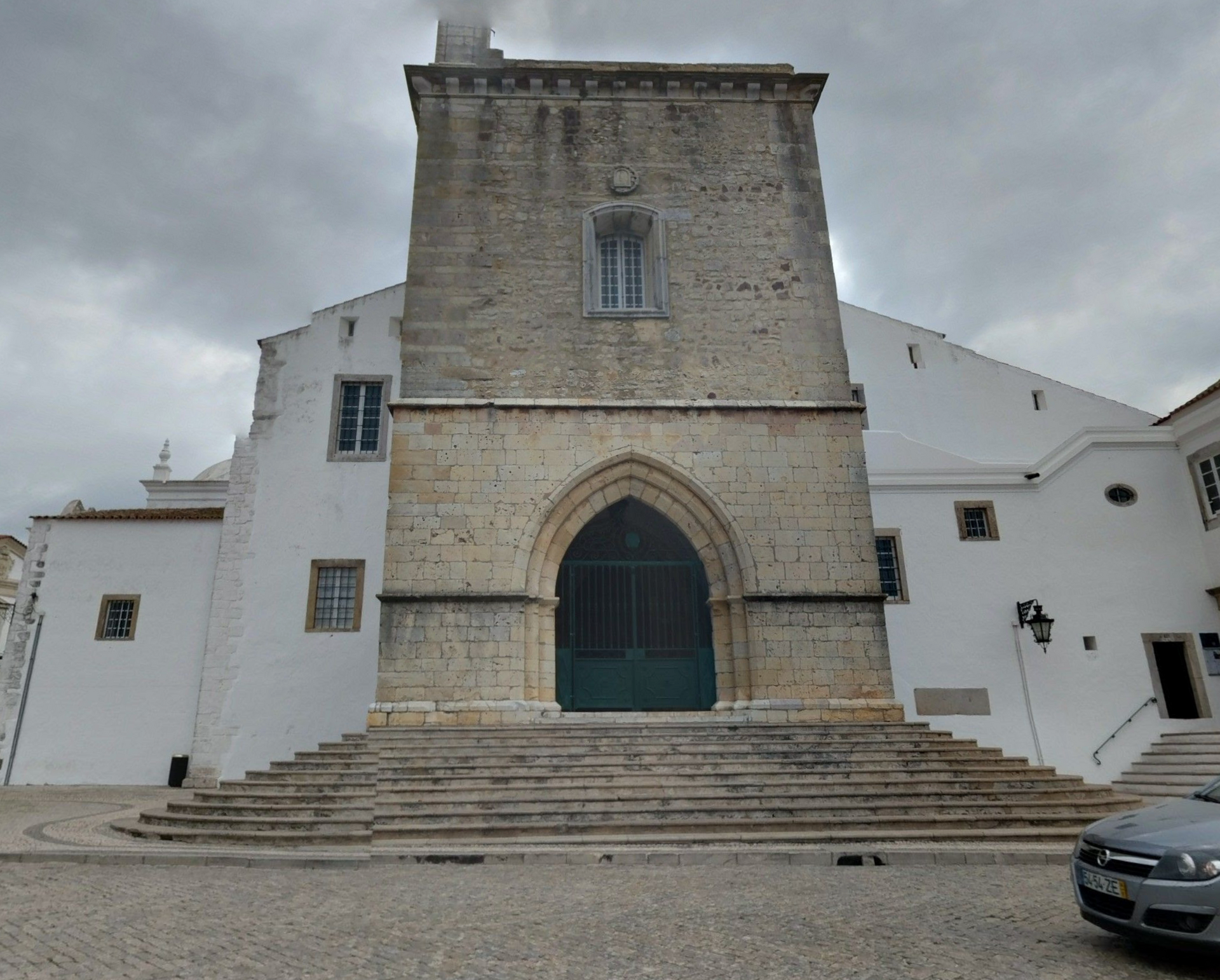 Faro Cathedral by Google Earth