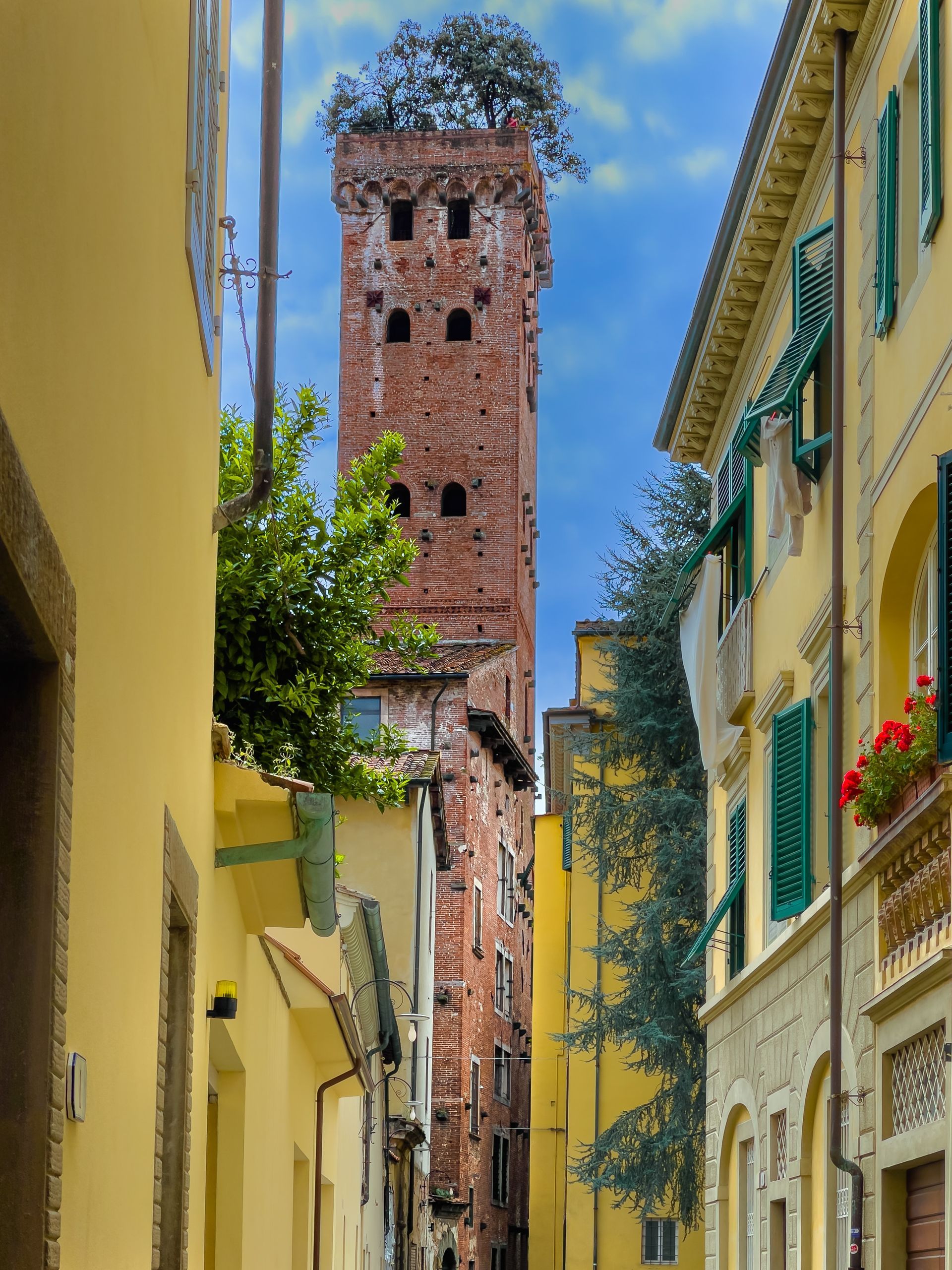 Guinigi Tower