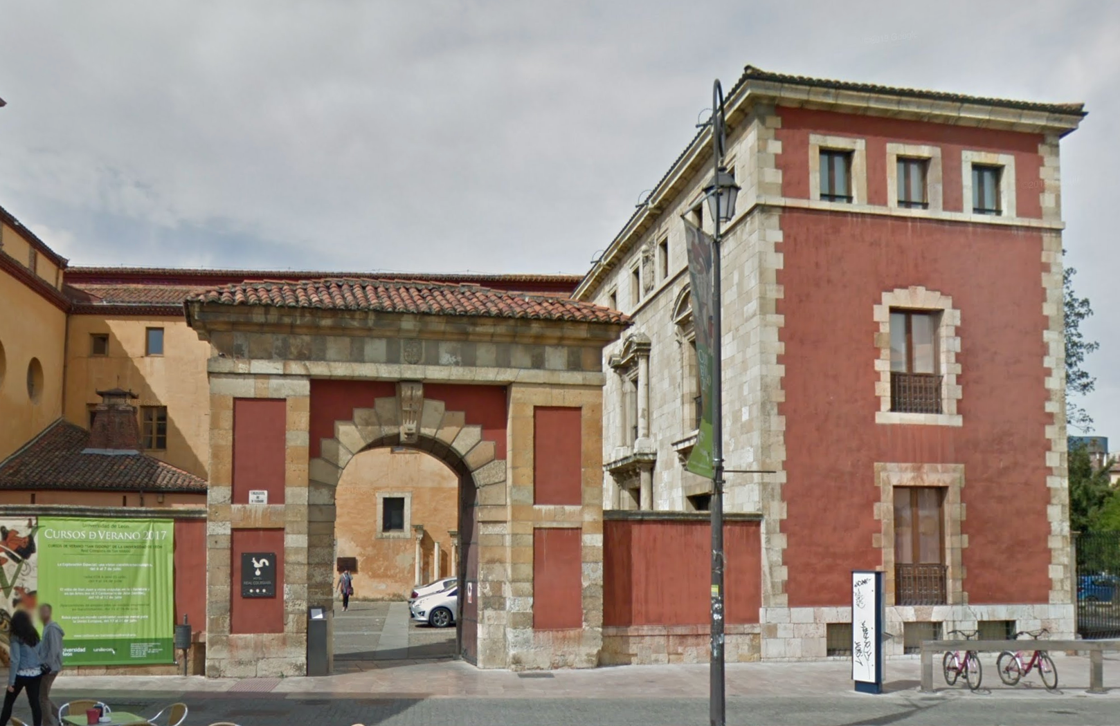 Hotel Real Colegiata San Isidoro by Google Earth