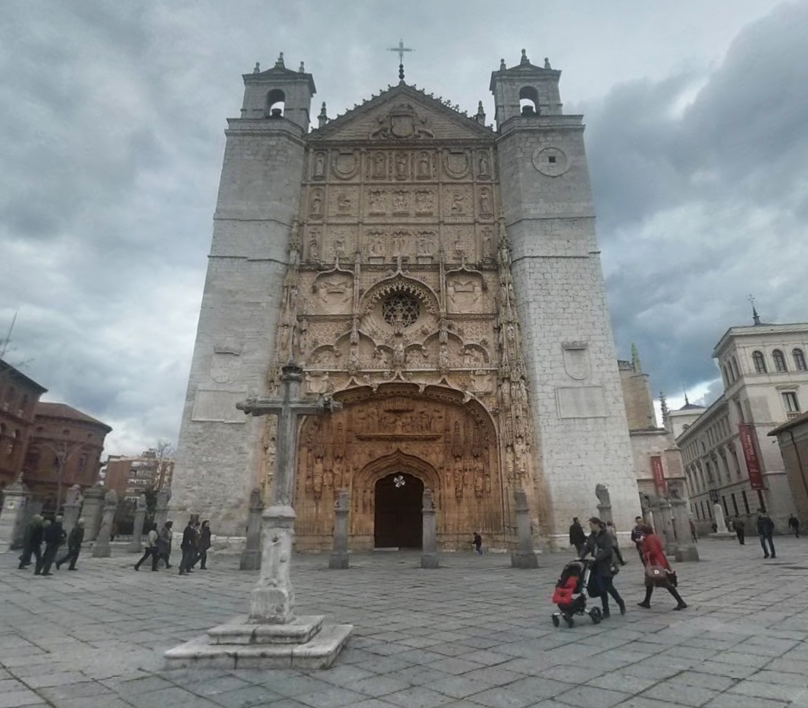 Iglesia conventual de San Pablo (padres dominicos) by Google Earth