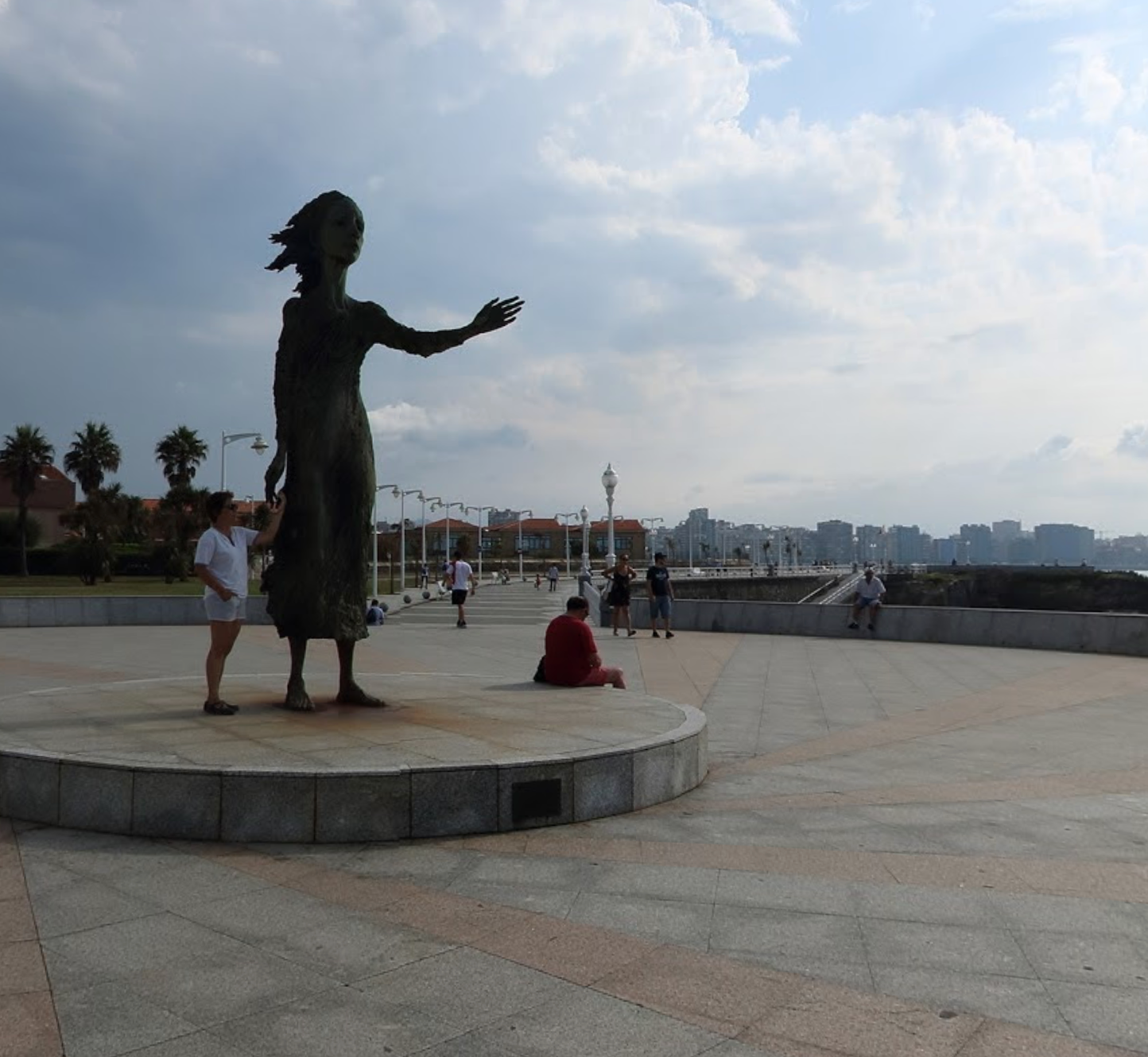 Monumento a la Madre del Emigrante by Google Earth