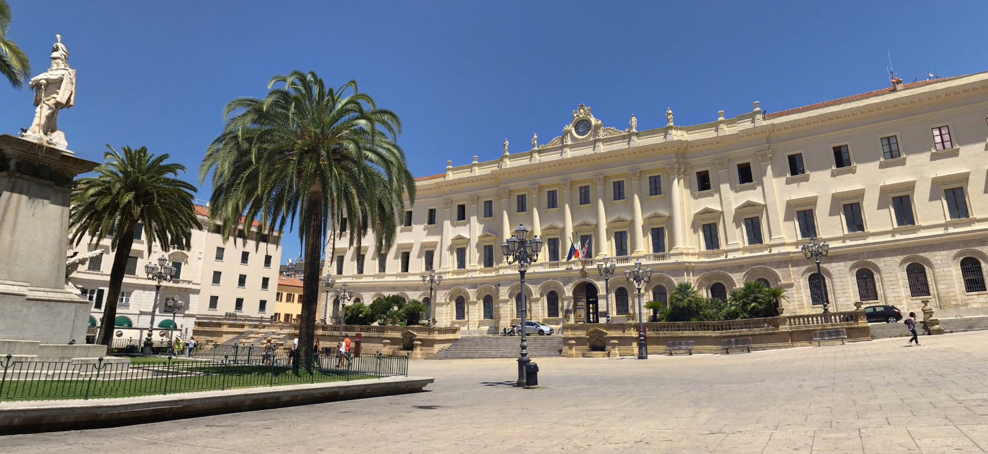 Piazza Italia by Google Earth