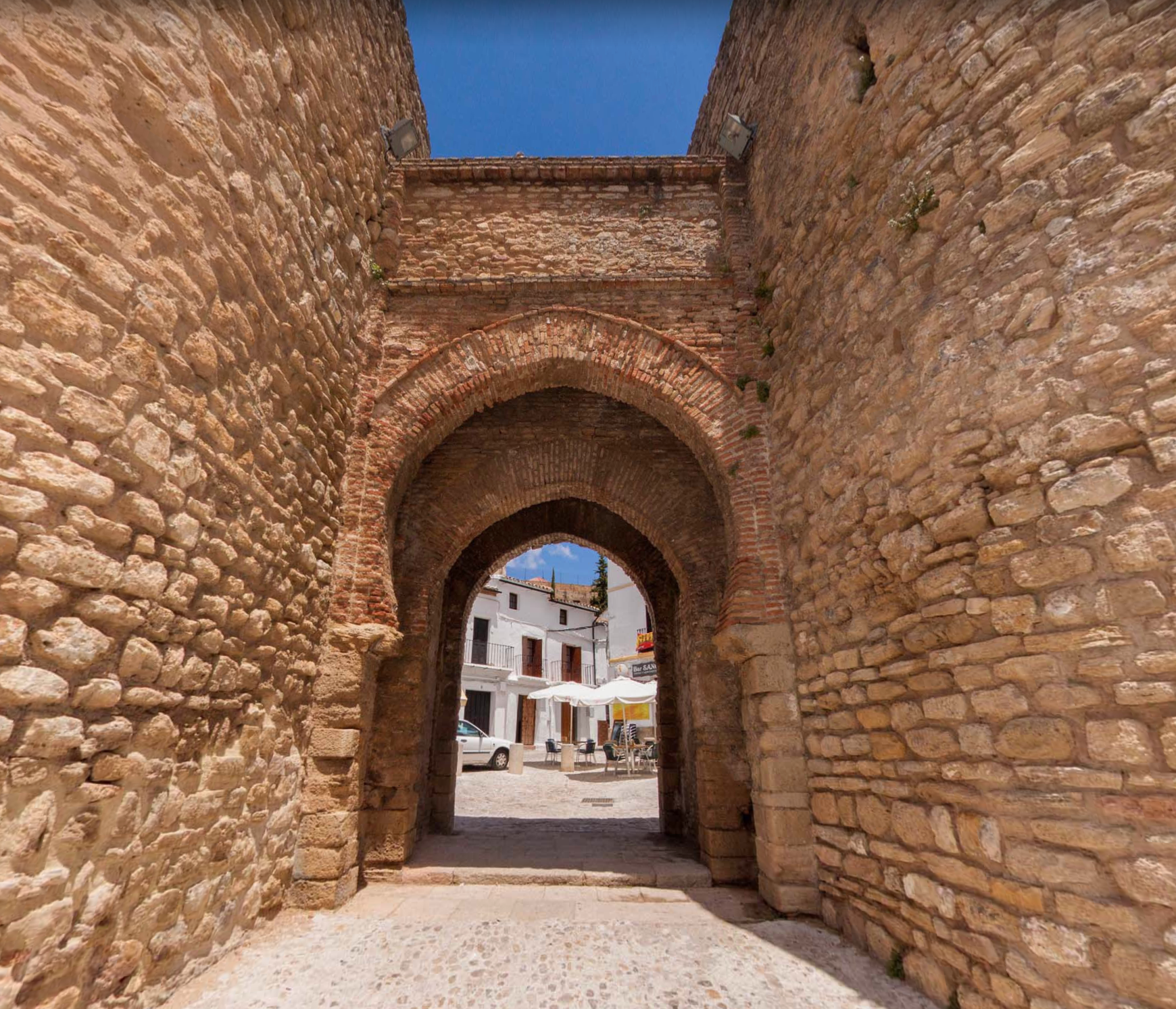 Puerta de Almocábar by Google Earth